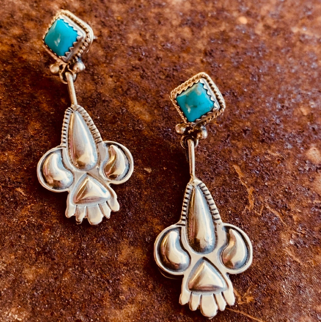 Navajo Handmade Kingman Turquoise Earrings - Verley Betone